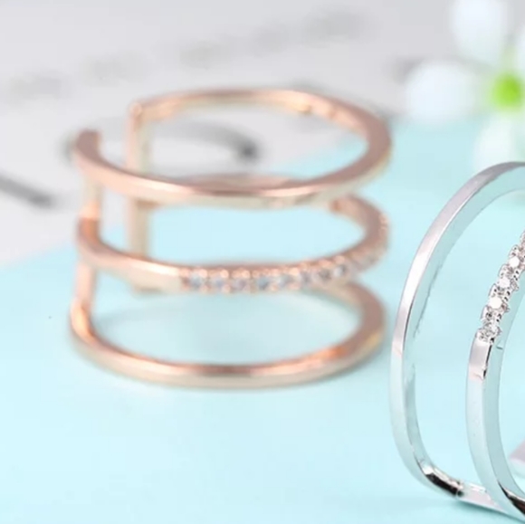 NEW ROSE GOLD TRIPLE DIAMOND BAND RESIZEABLE RING - Picture 4 of 5